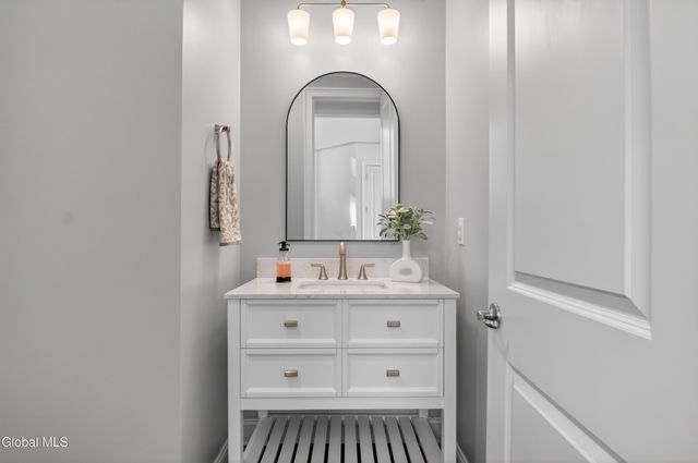 21 Saw Mill Court, Wilton, NY 12866