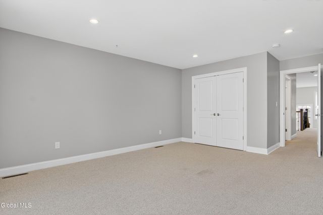 21 Saw Mill Court, Wilton, NY 12866