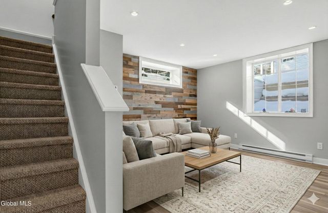 21 Saw Mill Court, Wilton, NY 12866