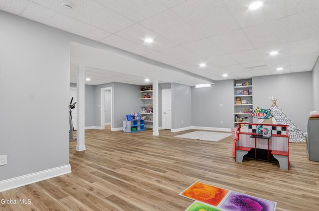 21 Saw Mill Court, Wilton, NY 12866