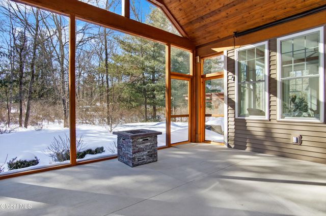 21 Saw Mill Court, Wilton, NY 12866