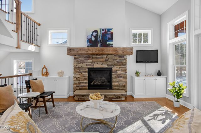 21 Saw Mill Court, Wilton, NY 12866