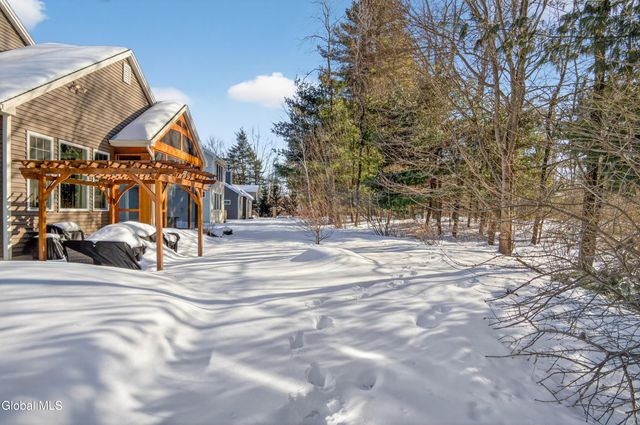 21 Saw Mill Court, Wilton, NY 12866