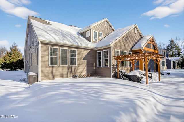 21 Saw Mill Court, Wilton, NY 12866