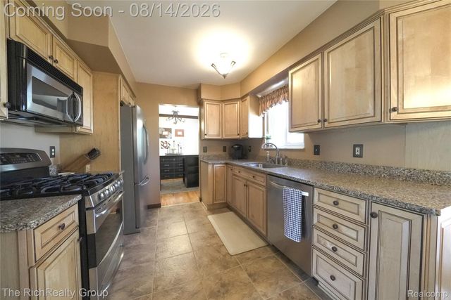 27328 Lawrence Drive, Dearborn Heights, MI 48127