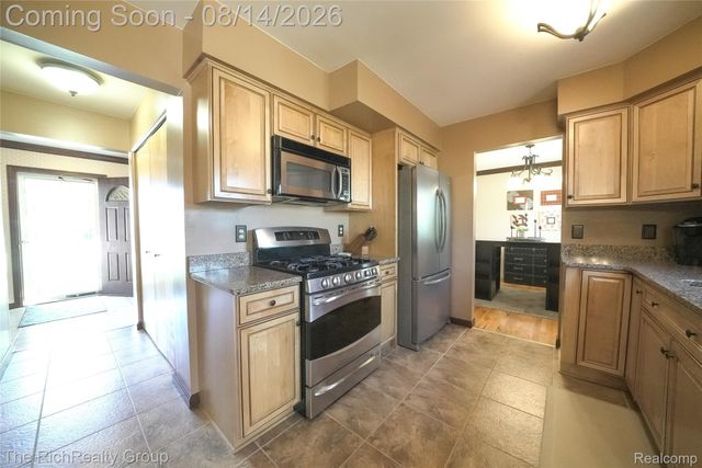 27328 Lawrence Drive, Dearborn Heights, MI 48127