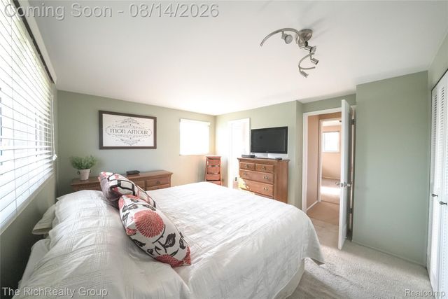 27328 Lawrence Drive, Dearborn Heights, MI 48127