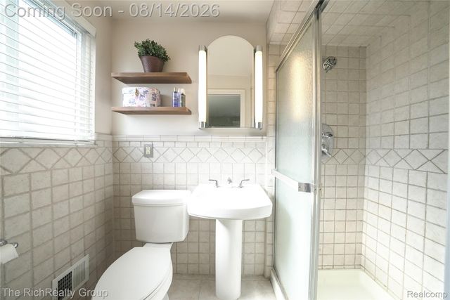 27328 Lawrence Drive, Dearborn Heights, MI 48127