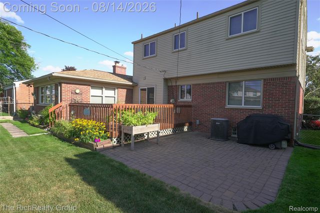 27328 Lawrence Drive, Dearborn Heights, MI 48127