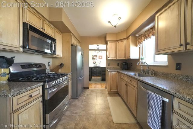 27328 Lawrence Drive, Dearborn Heights, MI 48127