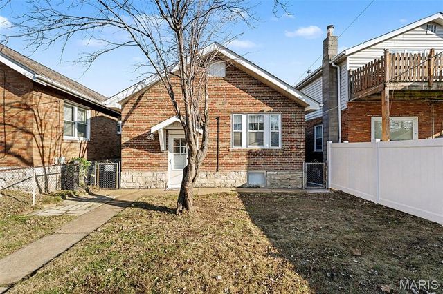 3808 Burgen Avenue, St Louis, MO 63116