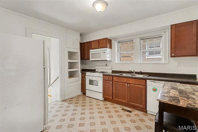 3808 Burgen Avenue, St Louis, MO 63116