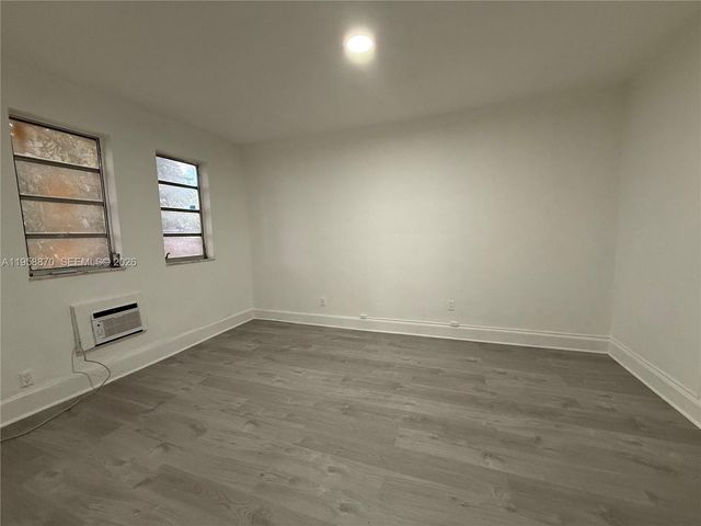 1560 SW 5th St 11, Miami, FL 33135