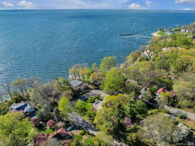 11 Soundview Road, Glen Cove, NY 11542