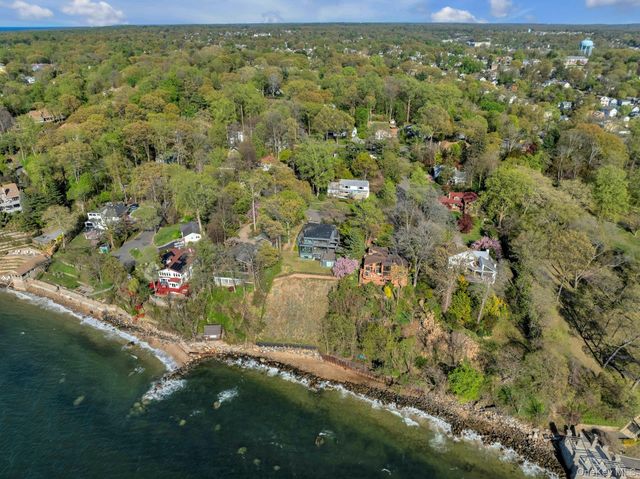 11 Soundview Road, Glen Cove, NY 11542