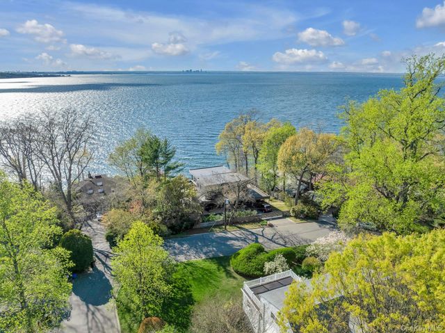 11 Soundview Road, Glen Cove, NY 11542