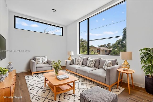 529 NE 61st St, Miami, FL 33137