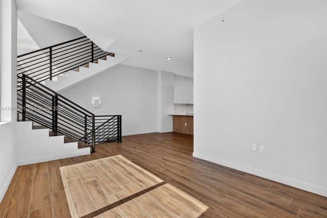 529 NE 61st St, Miami, FL 33137