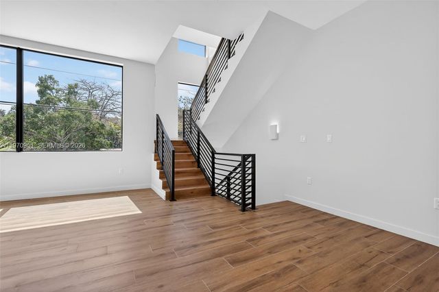 529 NE 61st St, Miami, FL 33137