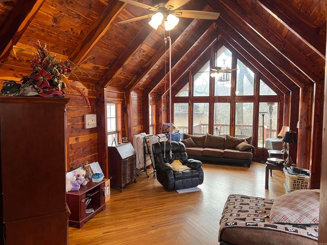 145 Trout Valley Rd, Wilburn, AR 72179