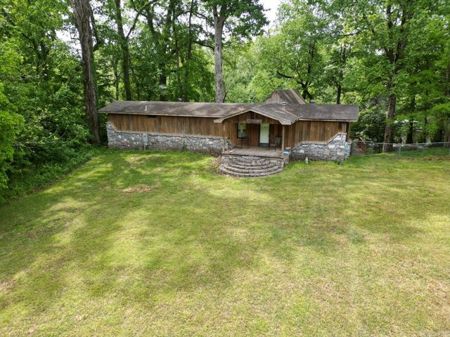 145 Trout Valley Rd, Wilburn, AR 72179