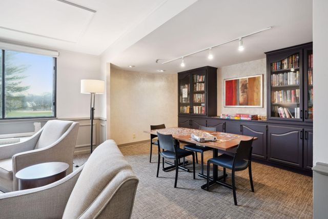 1181 Edgcumbe Road 914, Saint Paul, MN 55109