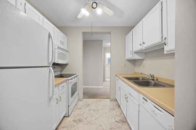 1181 Edgcumbe Road 914, Saint Paul, MN 55109