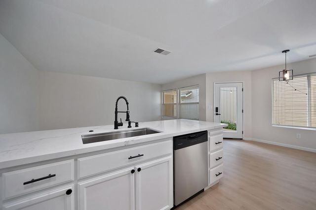 133 Brightstone Cir, Folsom, CA 95630