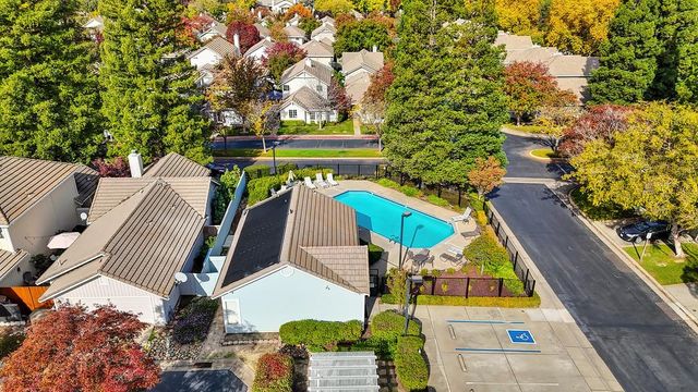 133 Brightstone Cir, Folsom, CA 95630