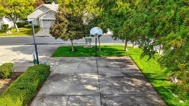 133 Brightstone Cir, Folsom, CA 95630
