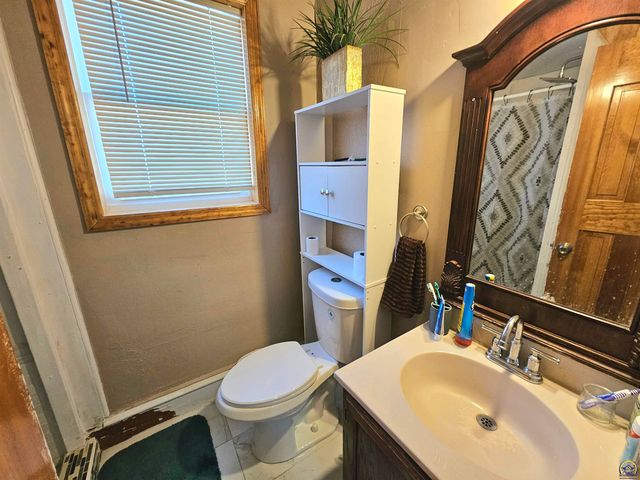 2029 SE 10th Ave, Topeka, KS 66607