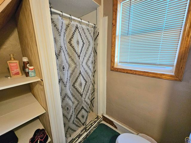 2029 SE 10th Ave, Topeka, KS 66607