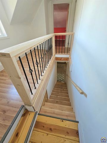 2029 SE 10th Ave, Topeka, KS 66607