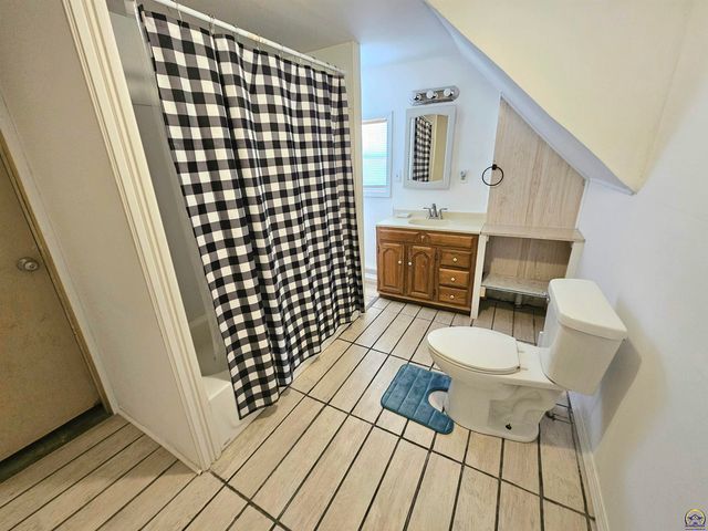 2029 SE 10th Ave, Topeka, KS 66607