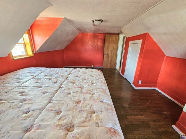 2029 SE 10th Ave, Topeka, KS 66607