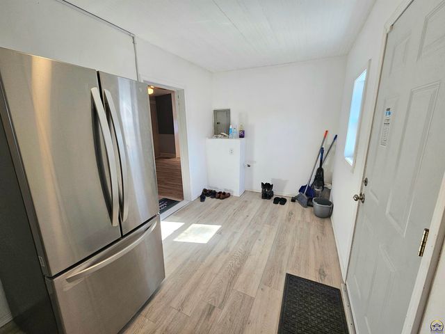 2029 SE 10th Ave, Topeka, KS 66607