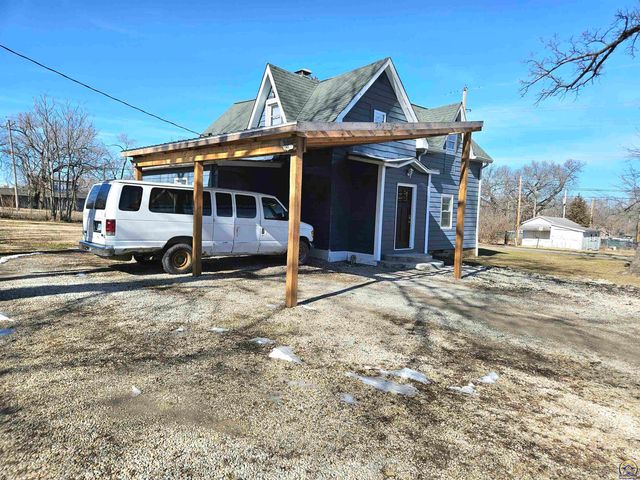 2029 SE 10th Ave, Topeka, KS 66607