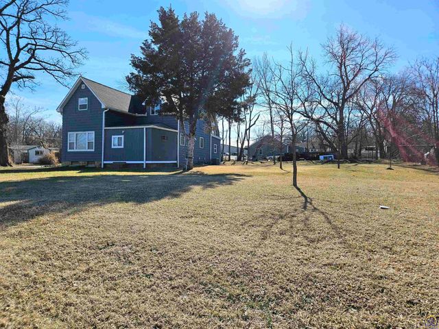 2029 SE 10th Ave, Topeka, KS 66607