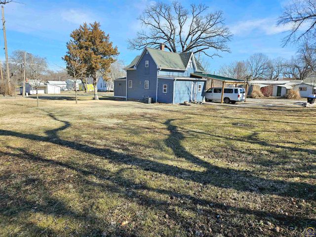 2029 SE 10th Ave, Topeka, KS 66607