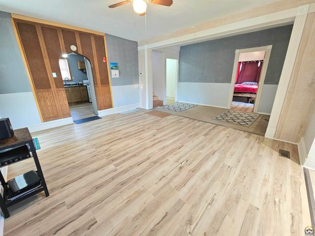 2029 SE 10th Ave, Topeka, KS 66607