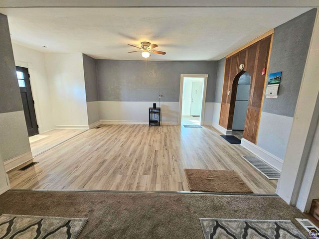 2029 SE 10th Ave, Topeka, KS 66607