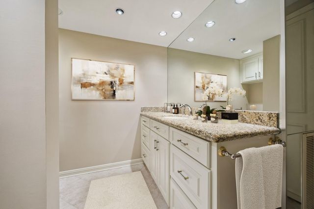5001 Woodway 103, Houston, TX 77056