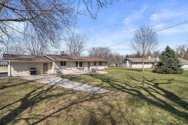 11377 Bridget LANE, Hales Corners, WI 53130