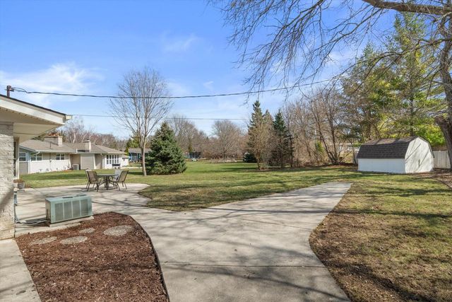 11377 Bridget LANE, Hales Corners, WI 53130