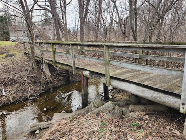 11377 Bridget LANE, Hales Corners, WI 53130