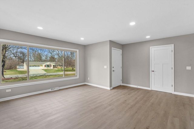 11377 Bridget LANE, Hales Corners, WI 53130