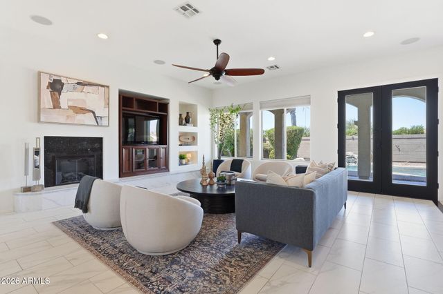 2402 E EVERGLADE Court, Chandler, AZ 85249