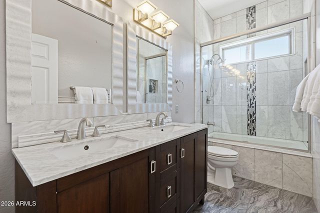 2402 E EVERGLADE Court, Chandler, AZ 85249