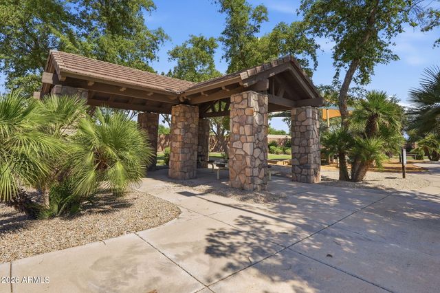 2402 E EVERGLADE Court, Chandler, AZ 85249