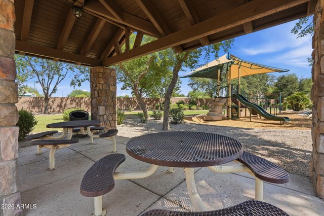 2402 E EVERGLADE Court, Chandler, AZ 85249